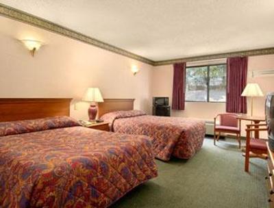 фото отеля Super 8 West Haven