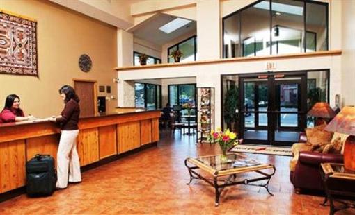 фото отеля Red Feather Lodge