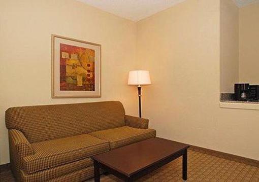 фото отеля Comfort Suites Louisville Jeffersontown