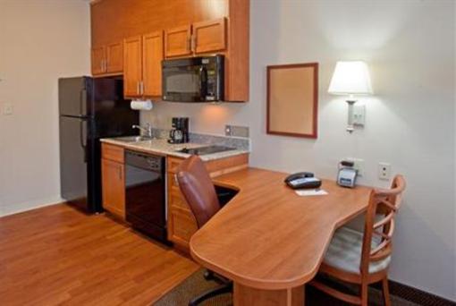 фото отеля Candlewood Suites I-10 East