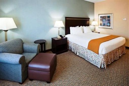 фото отеля Holiday Inn Express Hotel & Suites Smyrna-Nashville Area