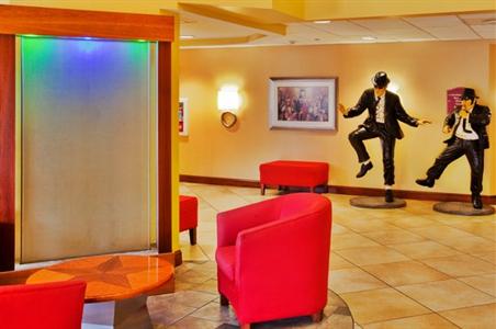 фото отеля Holiday Inn Express Hotel & Suites Universal Studios Orlando