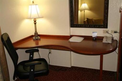 фото отеля Hampton Inn & Suites McComb