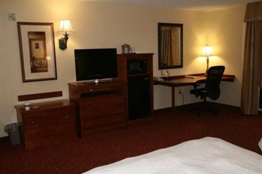 фото отеля Hampton Inn & Suites McComb