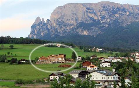 фото отеля Emmy Hotel Vols am Schlern