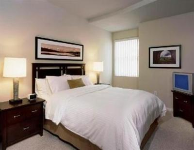 фото отеля Oakwood Apartments At 1600 Glenarm Place Denver