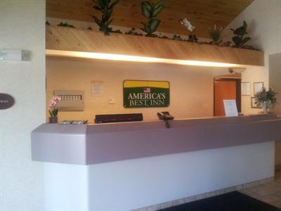 фото отеля Americas Best Inn Antigo
