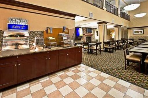 фото отеля Holiday Inn Express Hotel & Suites Phoenix-Glendale